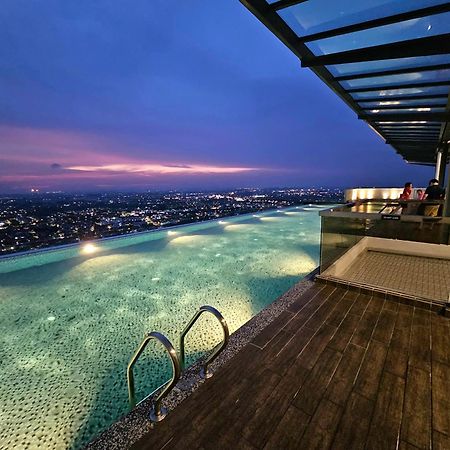 Quartz Residence - Melaka Экстерьер фото