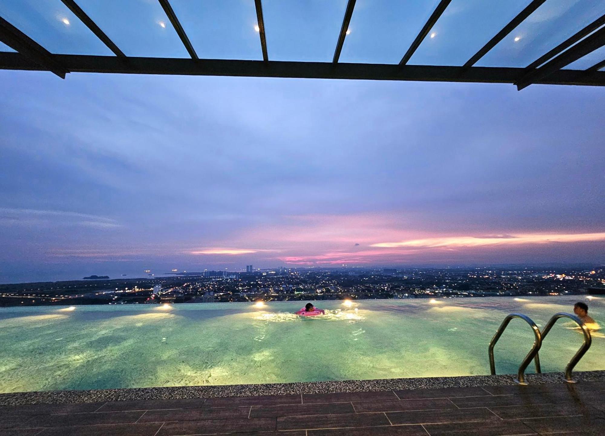 Quartz Residence - Melaka Экстерьер фото