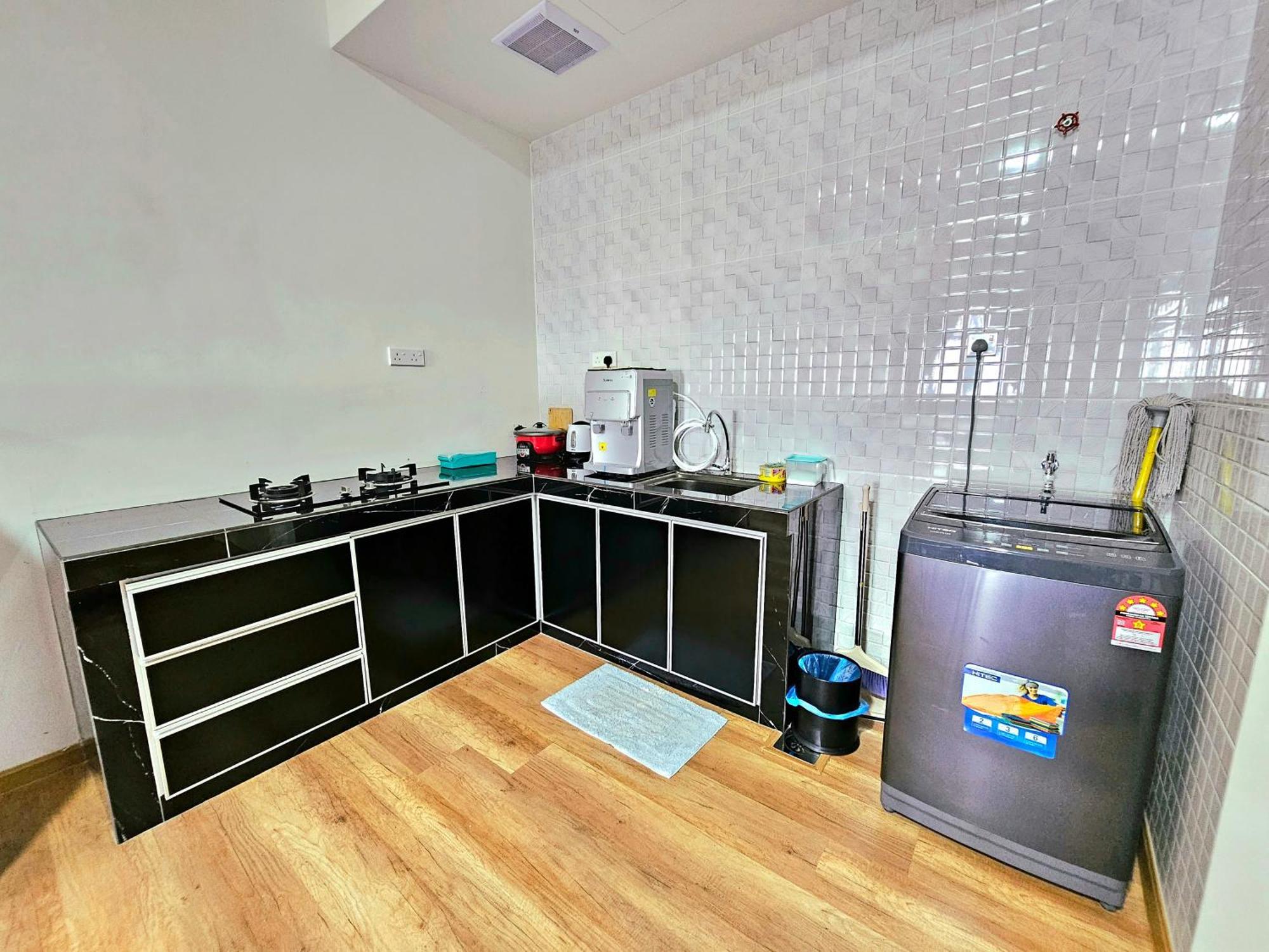 Quartz Residence - Melaka Экстерьер фото