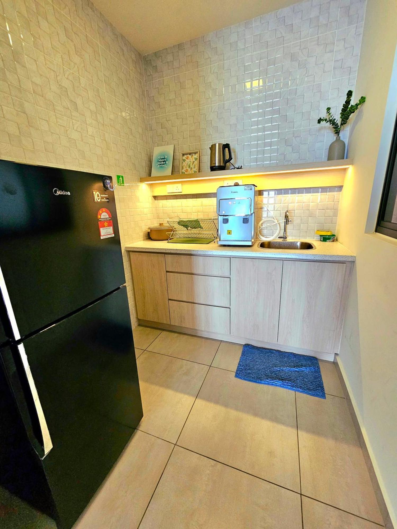 Quartz Residence - Melaka Экстерьер фото